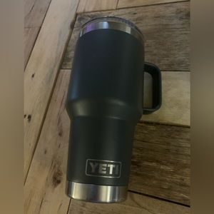 Yeti with Stronghold Lid